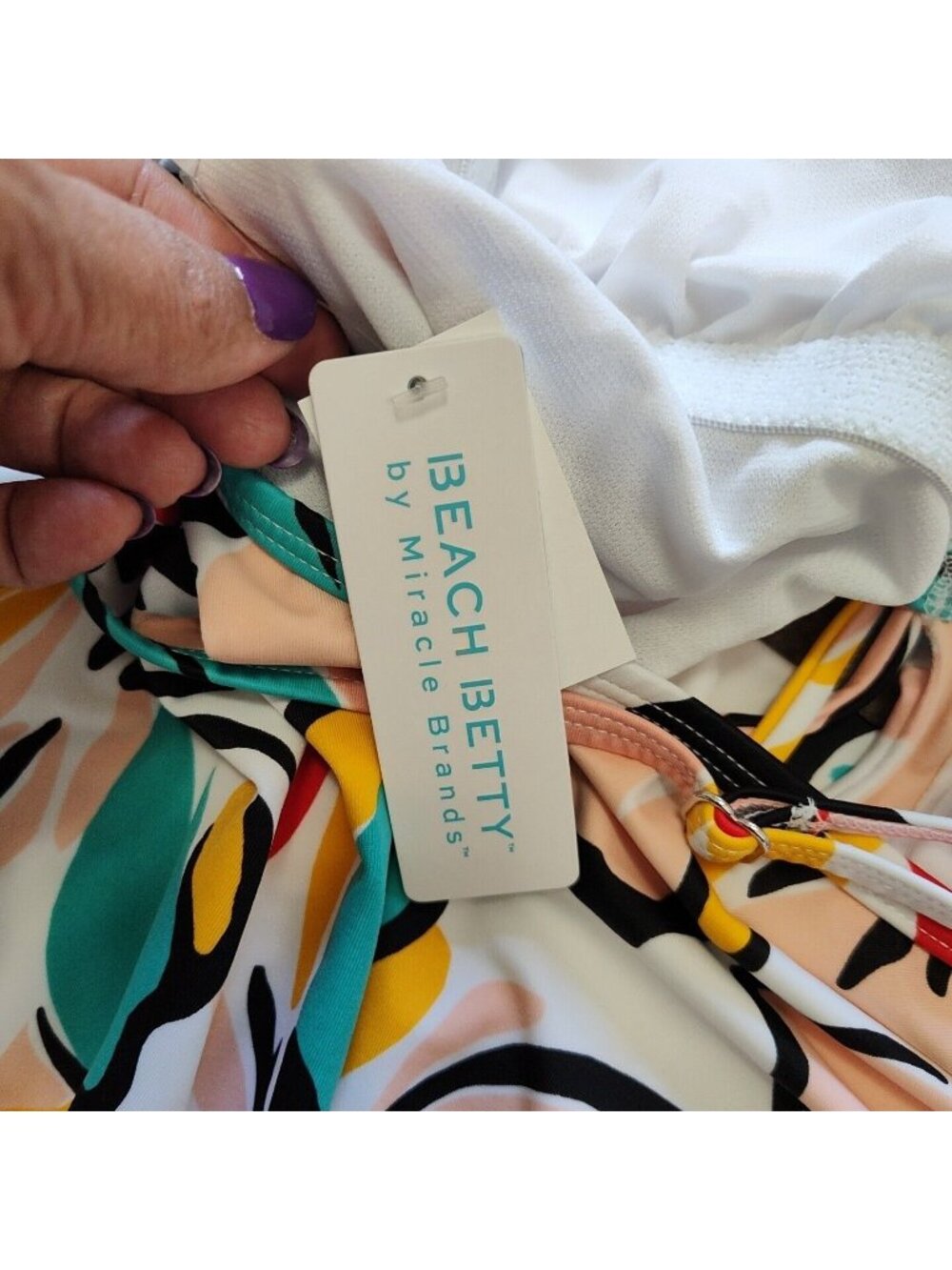 Beach Betty One Piece Swimsuit Women Size L Colorful Floral Summer Vacation NEW - Picture 10 of 13